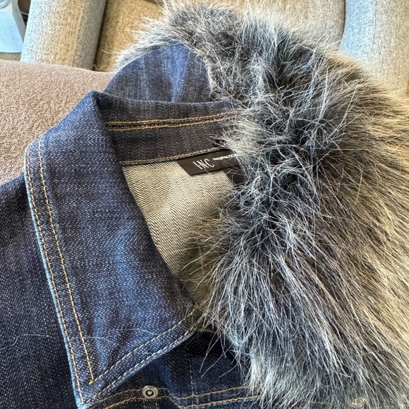 I.N.C. Denim jacket  with faux fur removable collar size small - Picture 11 of 11